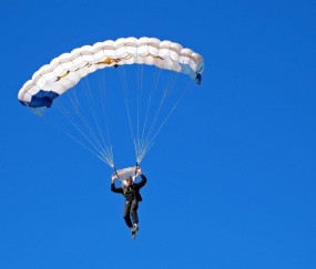 开云在线直播-爱德华兹末节狂飙，上海男篮逆转山西锁定关键胜利