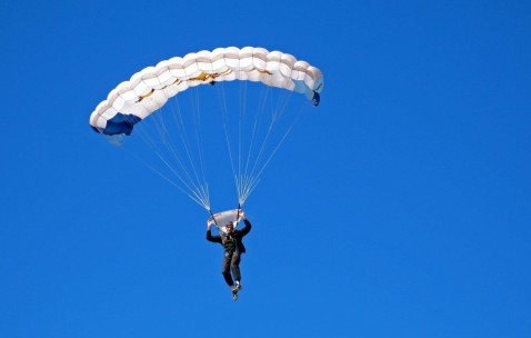 开云在线直播-爱德华兹末节狂飙，上海男篮逆转山西锁定关键胜利