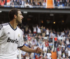 开云体育登录-极速与星光，F1街道赛之夜，姆巴佩如何跨界惊艳四座