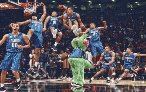 开云体育在线-绿茵场外的欧冠决赛，森林狼踏平雄鹿，见证新王者的跨界启示