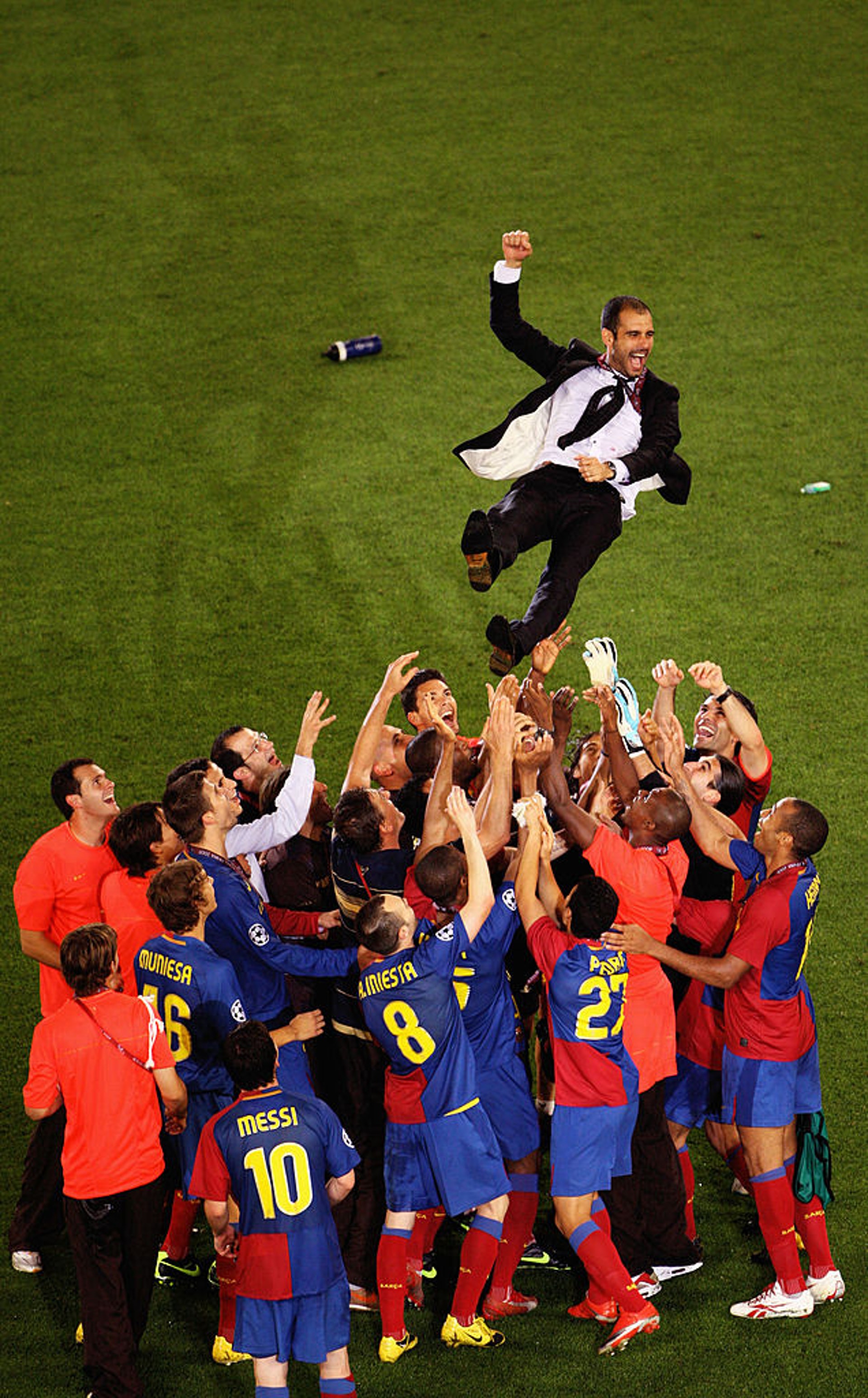 巴塞罗那集体配合默契,备战重要比赛 巴塞罗那集体配合默契,备战重要比赛