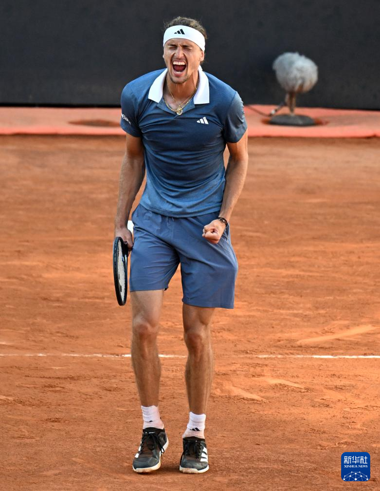 欧洲网球队鏖战世界网球队,兹维列夫惊艳世界 欧洲网球队鏖战世界网球队,兹维列夫惊艳世界