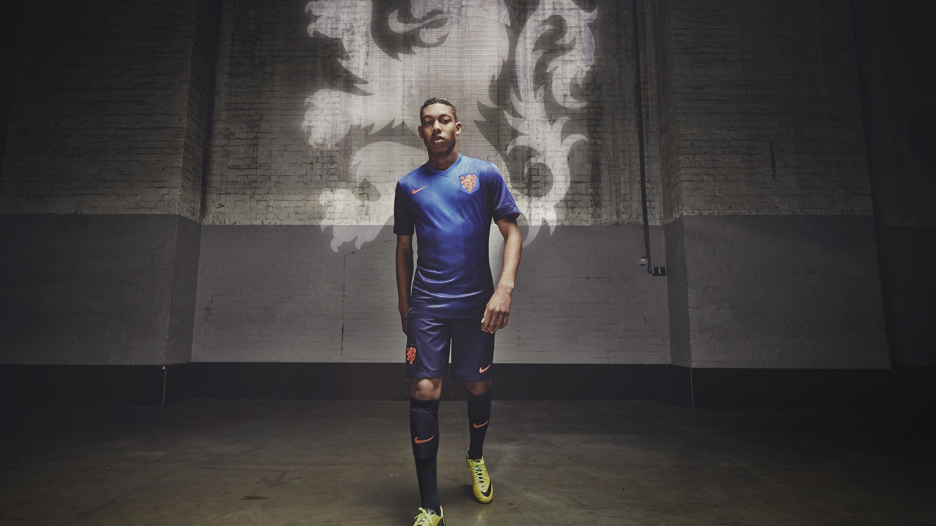 拉沃尔杯的逆袭，兹维列夫统治全场，团队荣耀能否碾压ATP总决赛的孤星之战？