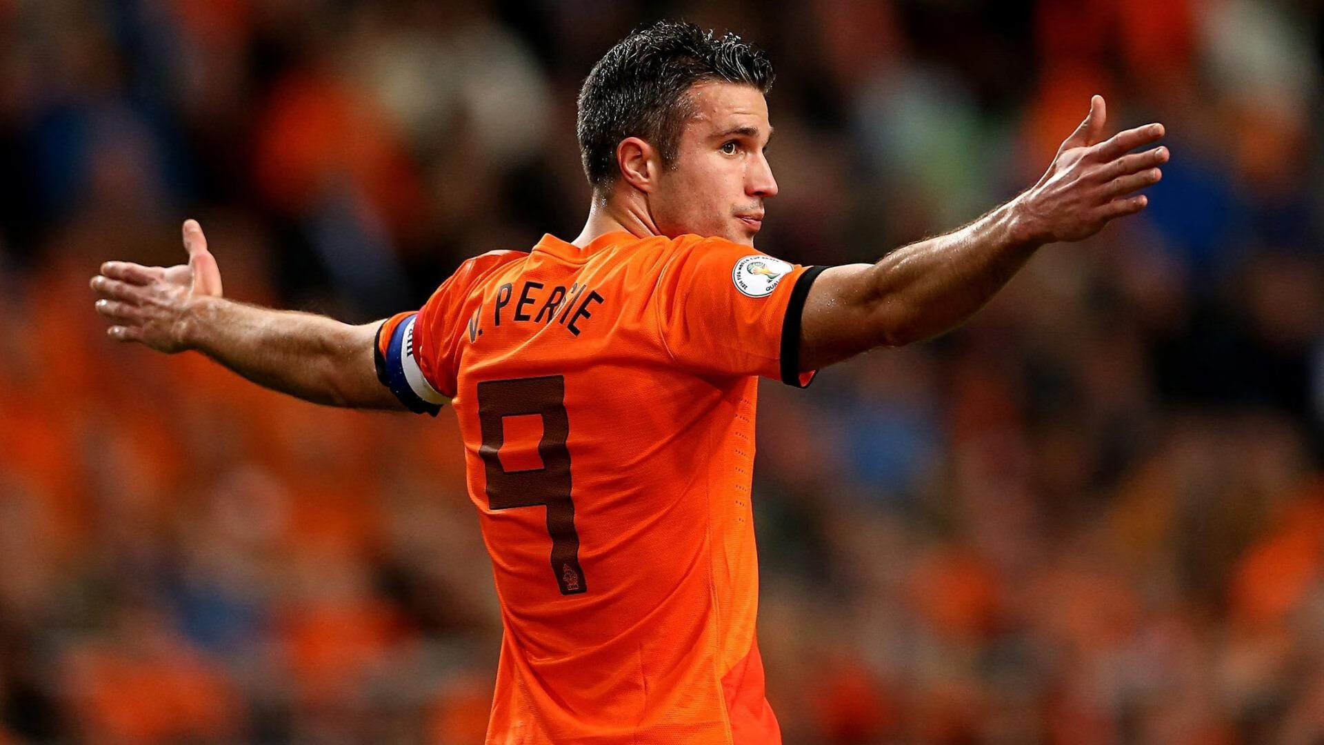 绿茵场与篮球馆的独行之道，德甲争冠焦点战与独行侠斩落广厦的胜利哲学